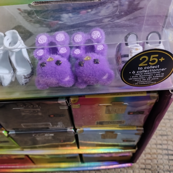 Rainbow High Mini Accessories Studio 27 Boxes With Display Case Accessories - Picture 7 of 11